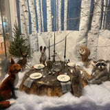 Sett holiday window display animals